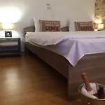Casa Julius בית הארחה קונסטנצה